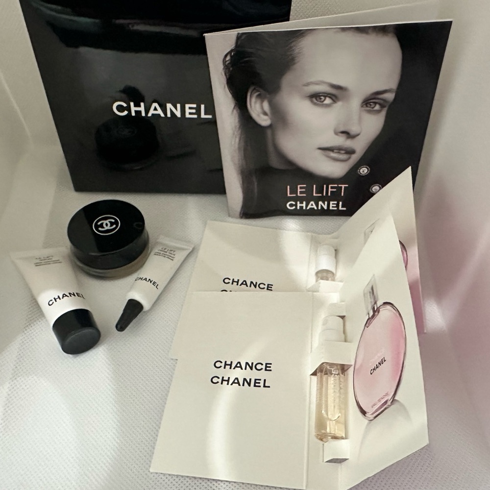 Chanel Le Lift sample